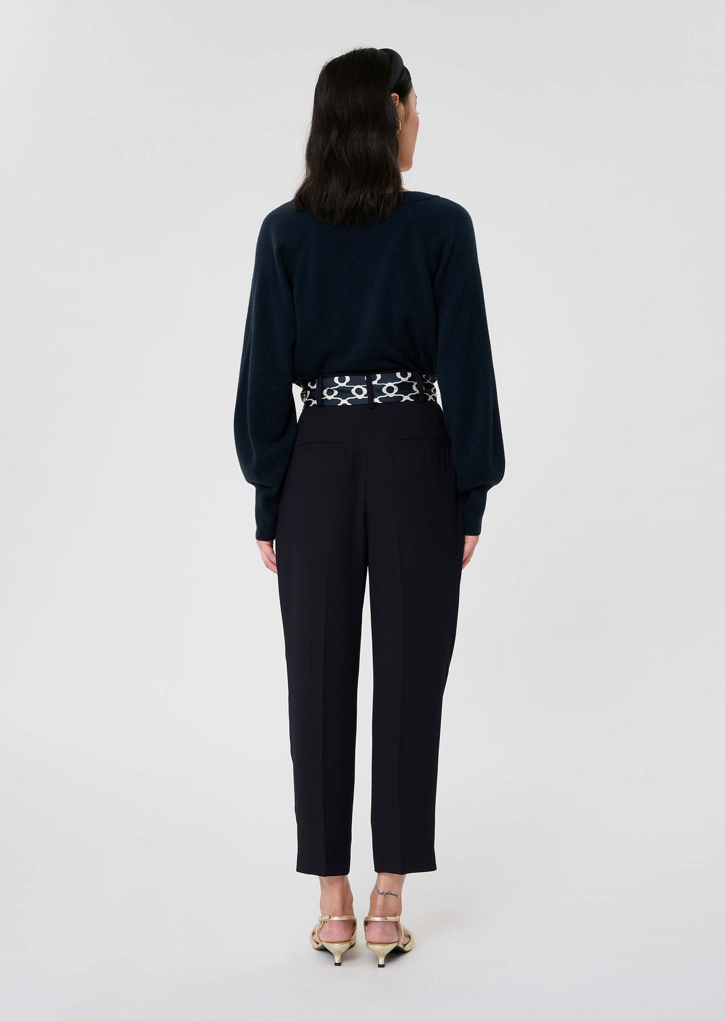 Versatile Dark Blue Pants with Removable Belt and Classic Styling.