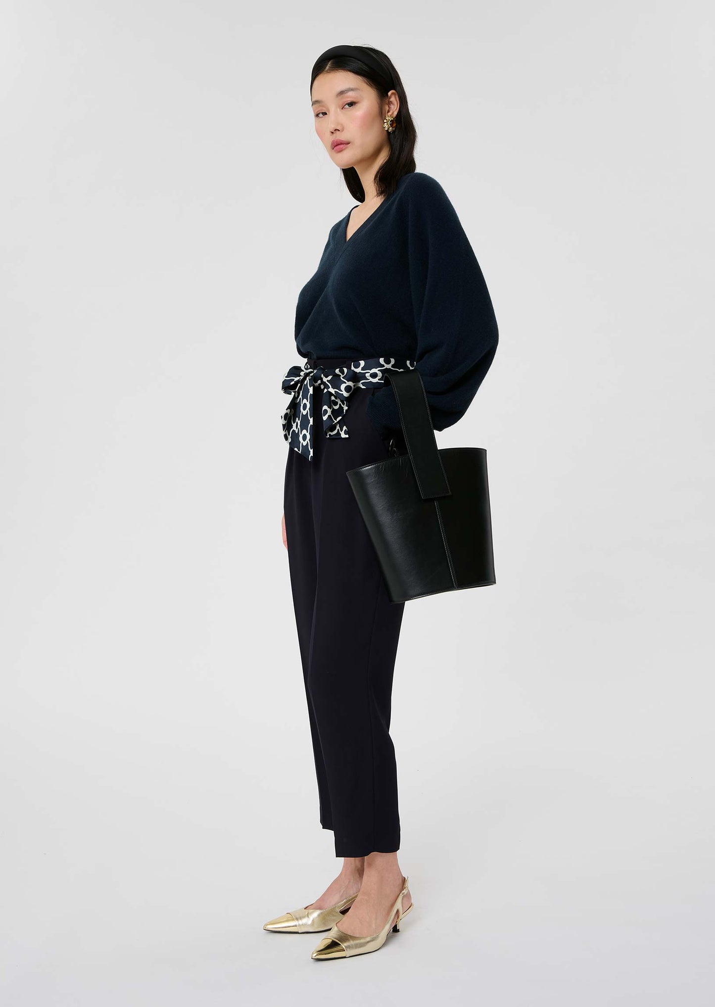 Slim-Fit Pants in Dark Blue with Zip Closure and Welt Pockets.