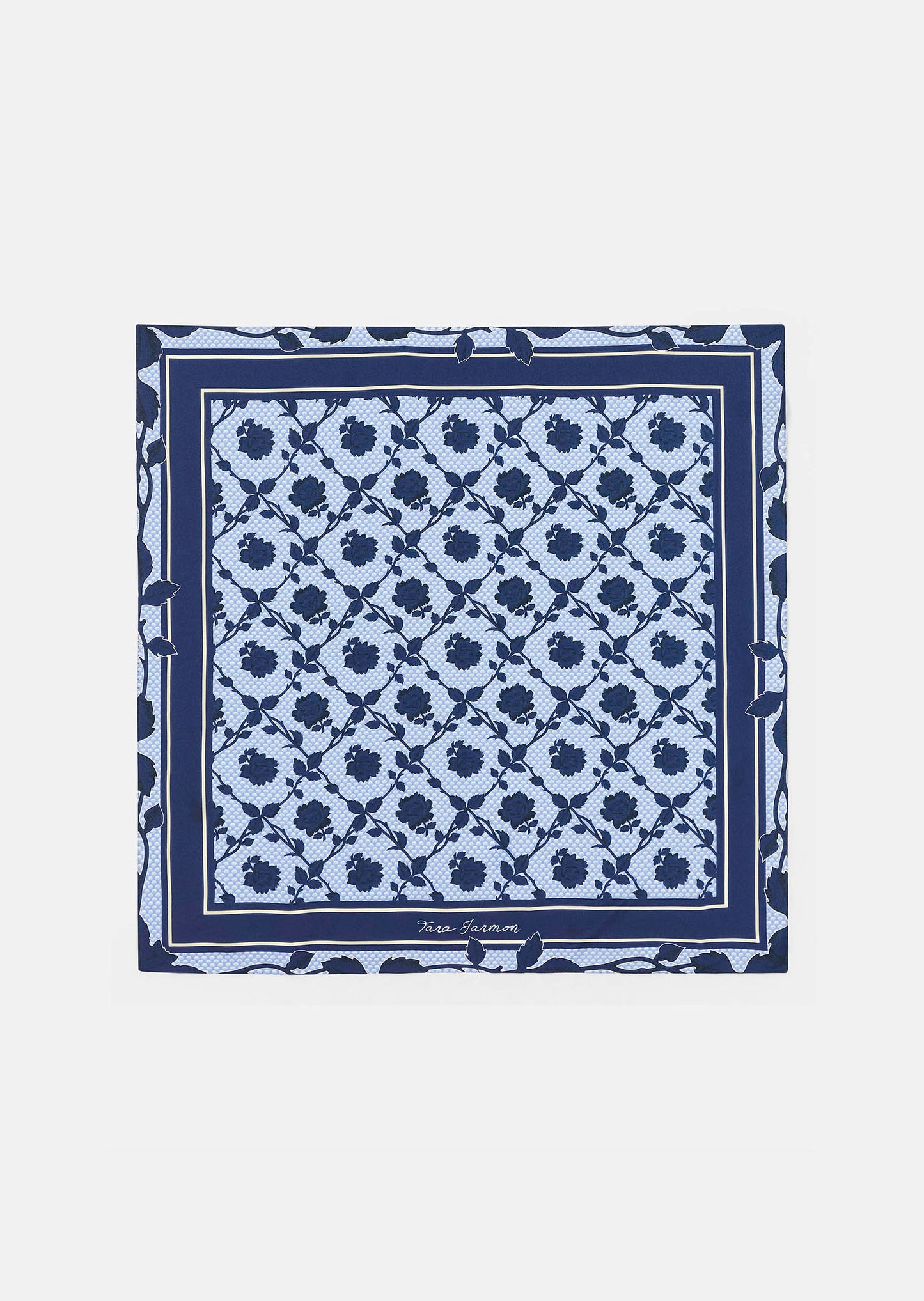 Ellyne scarf with roses print