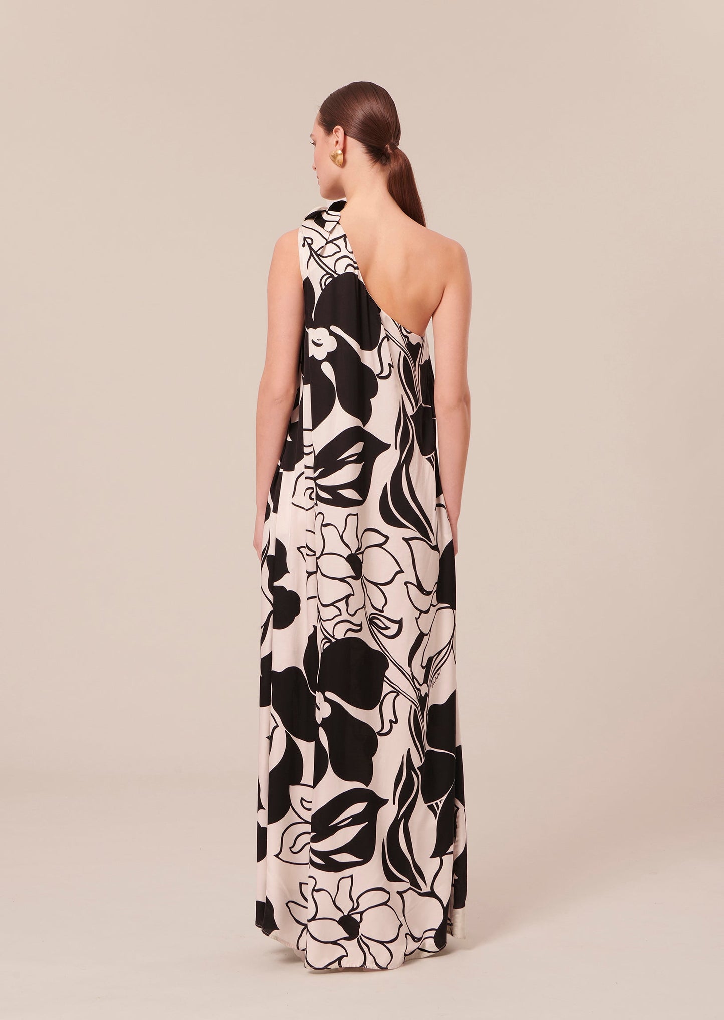 Maxi Dress with Flowing Silhouette and Floral Print.