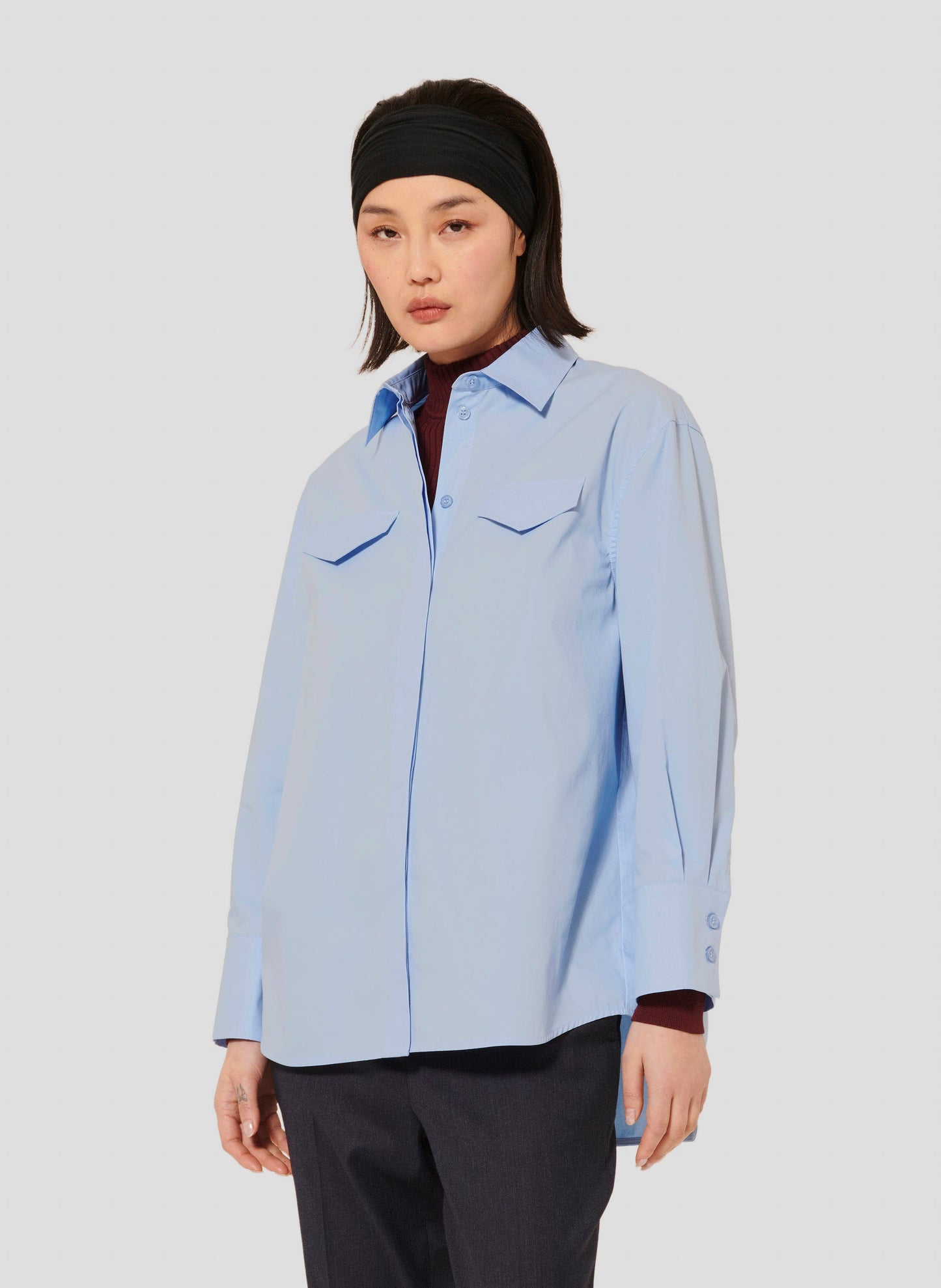 Light Blue Poplin Shirt with Shirt Collar and Button-Front Closure.