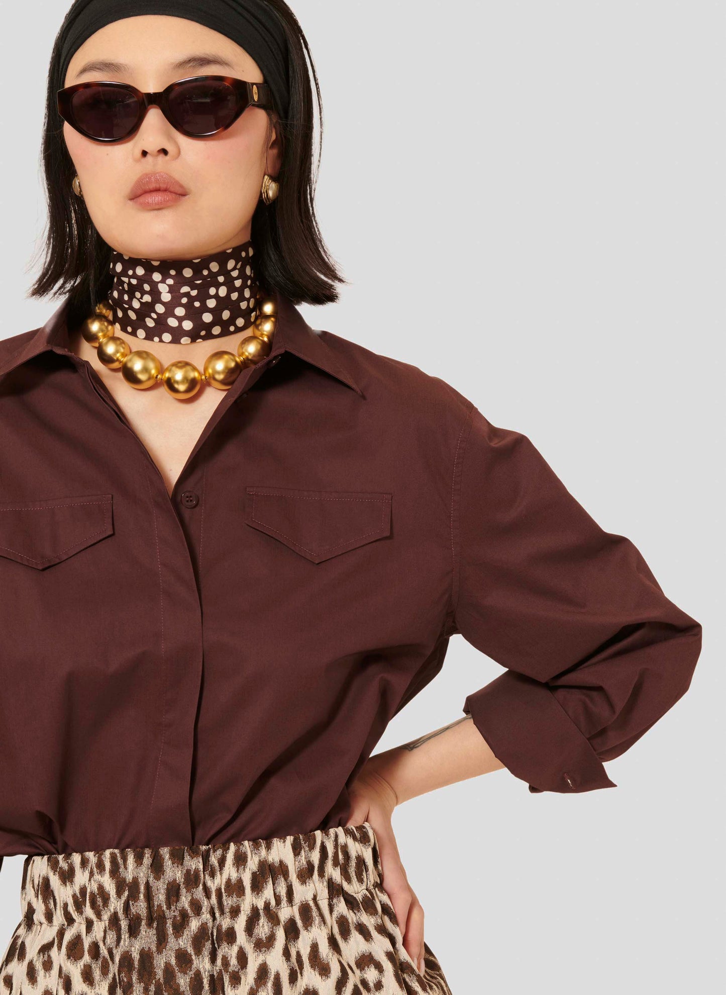 Long sleeves cotton burgundy poplin shirt.