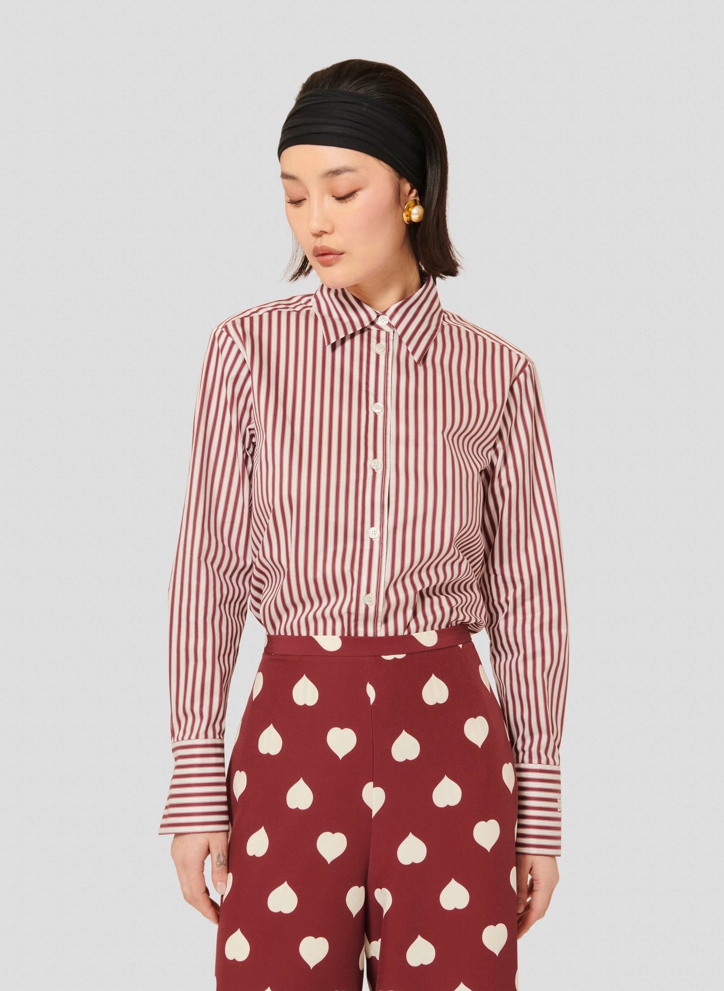 Tara Jarmon women ecru cotton poplin long sleeves shirt with burgundy stripes.