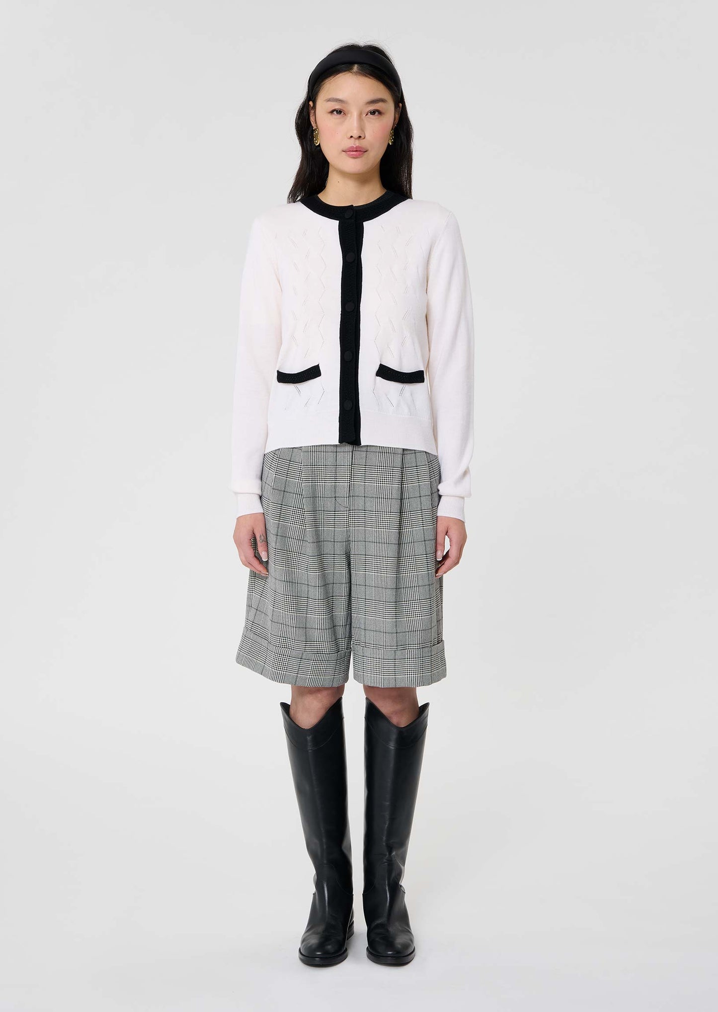 Long-Sleeve Cardigan in Ecru with Ribbed Details.
