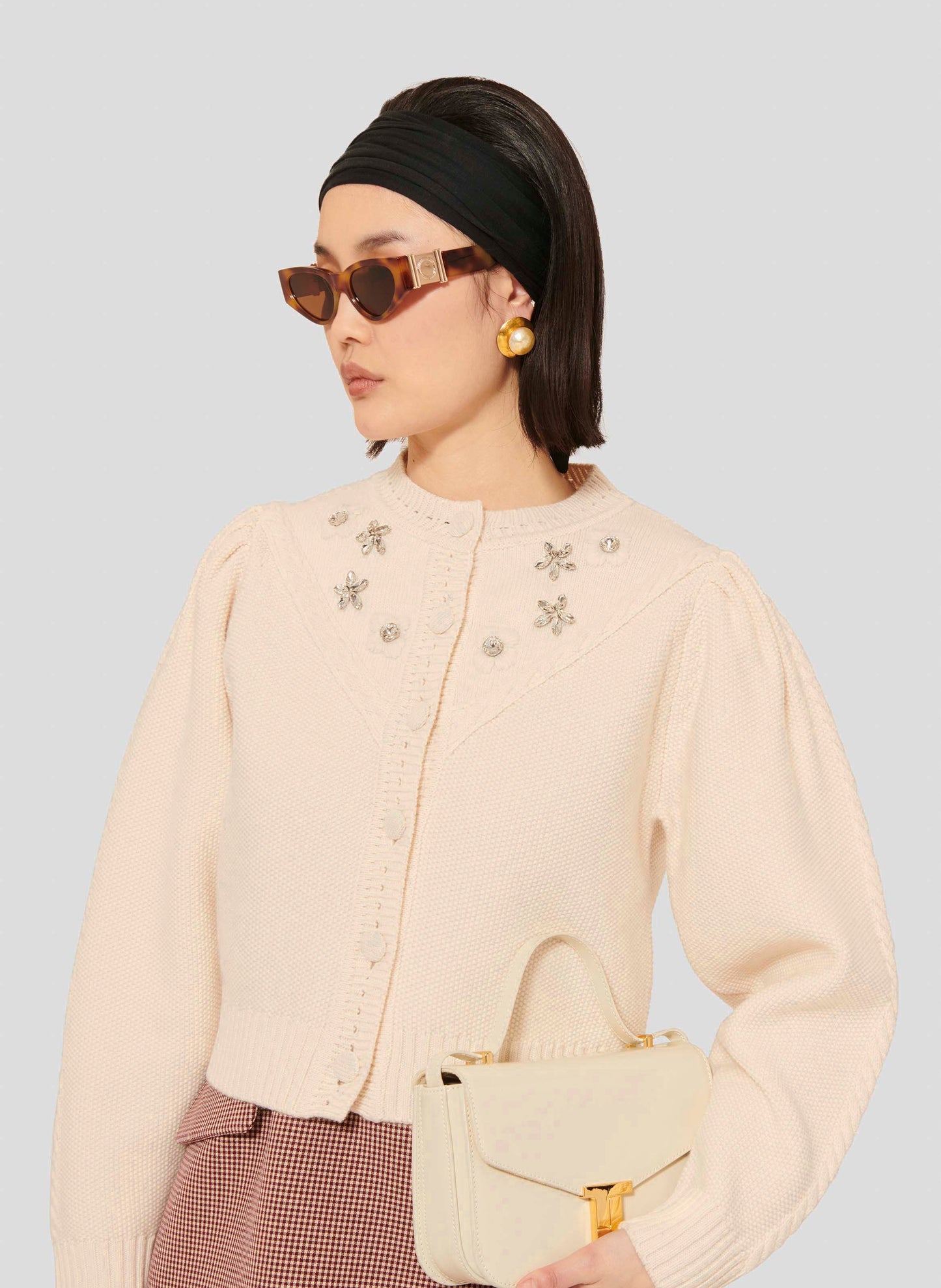 Tara Jarmon model wearing ecru