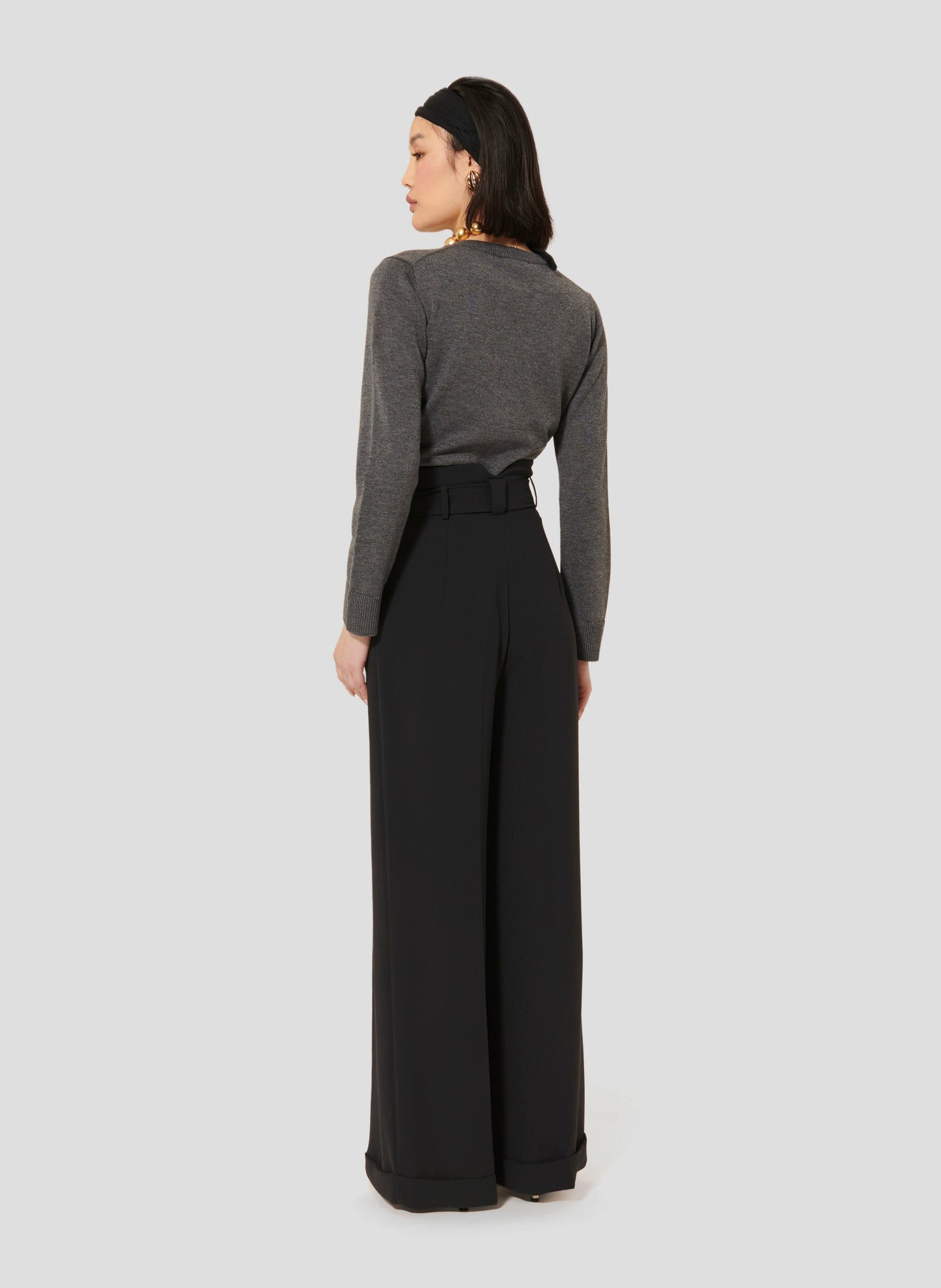 Comfortable Black Pants with High Waist and Relaxed Fit.