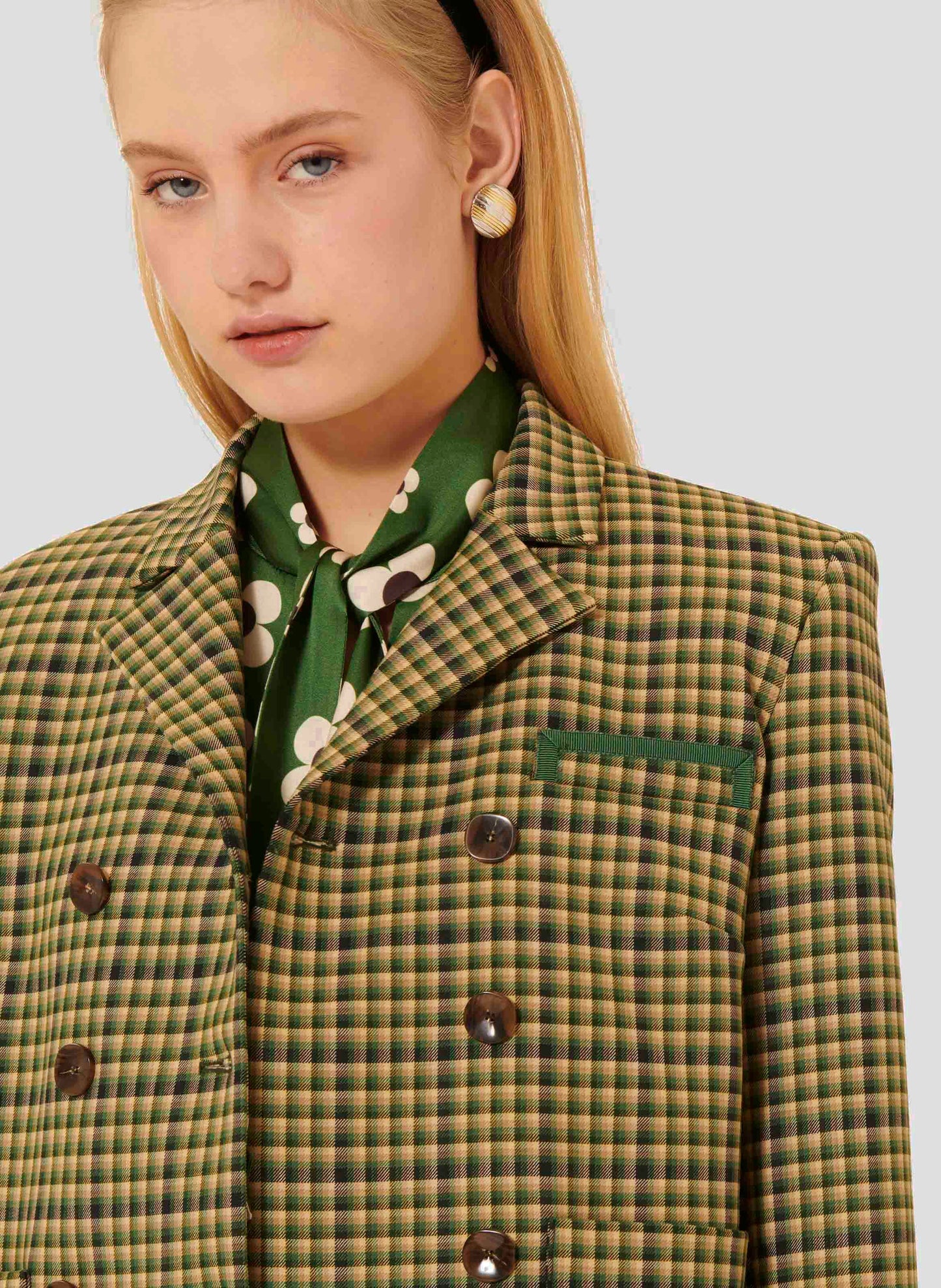 Tailored Jacket in Green Tartan with Buttoned Cuffs and Epaulets.