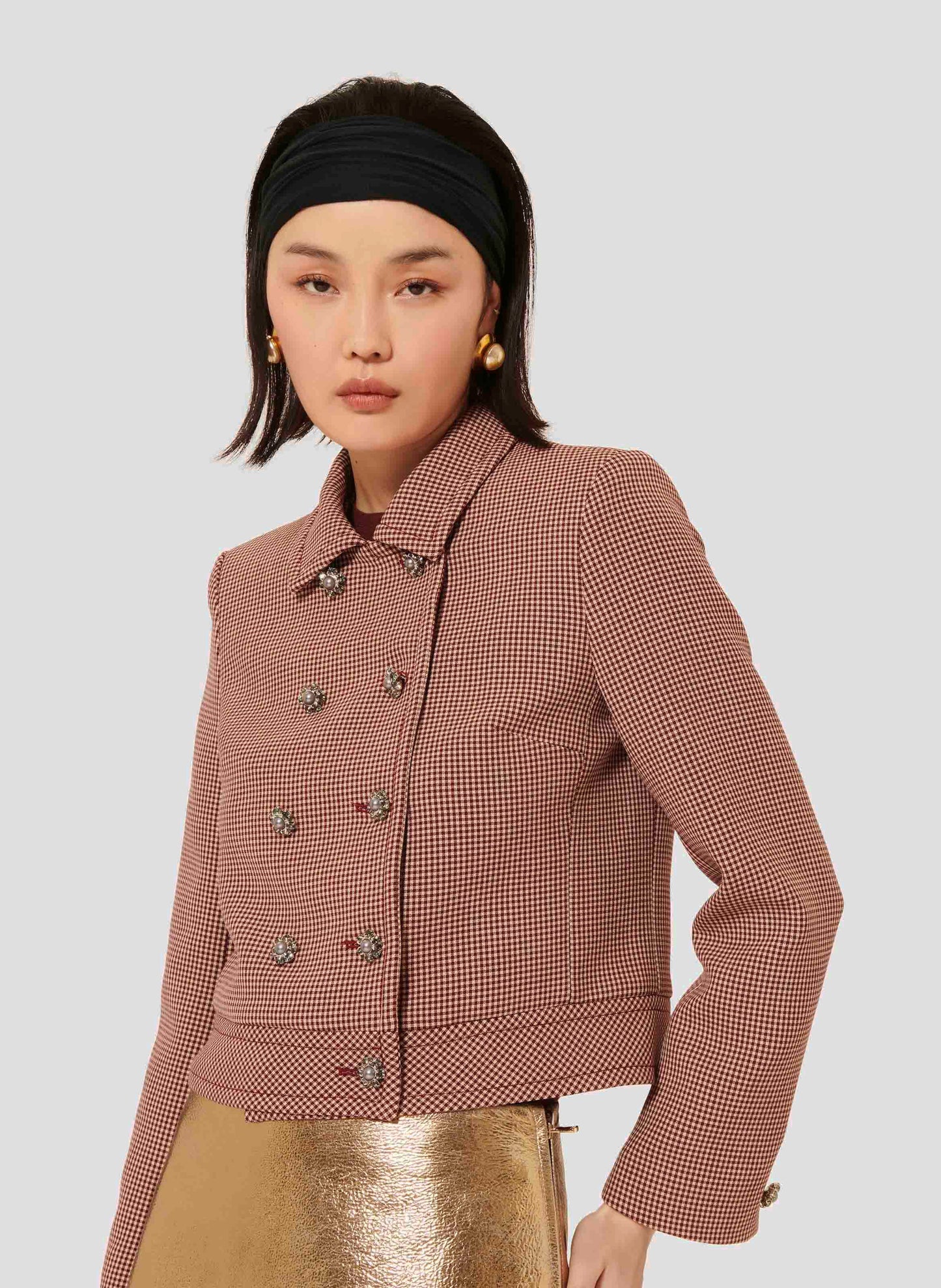 Short Burgundy Jacket with Shirt Collar and Fitted Waist.