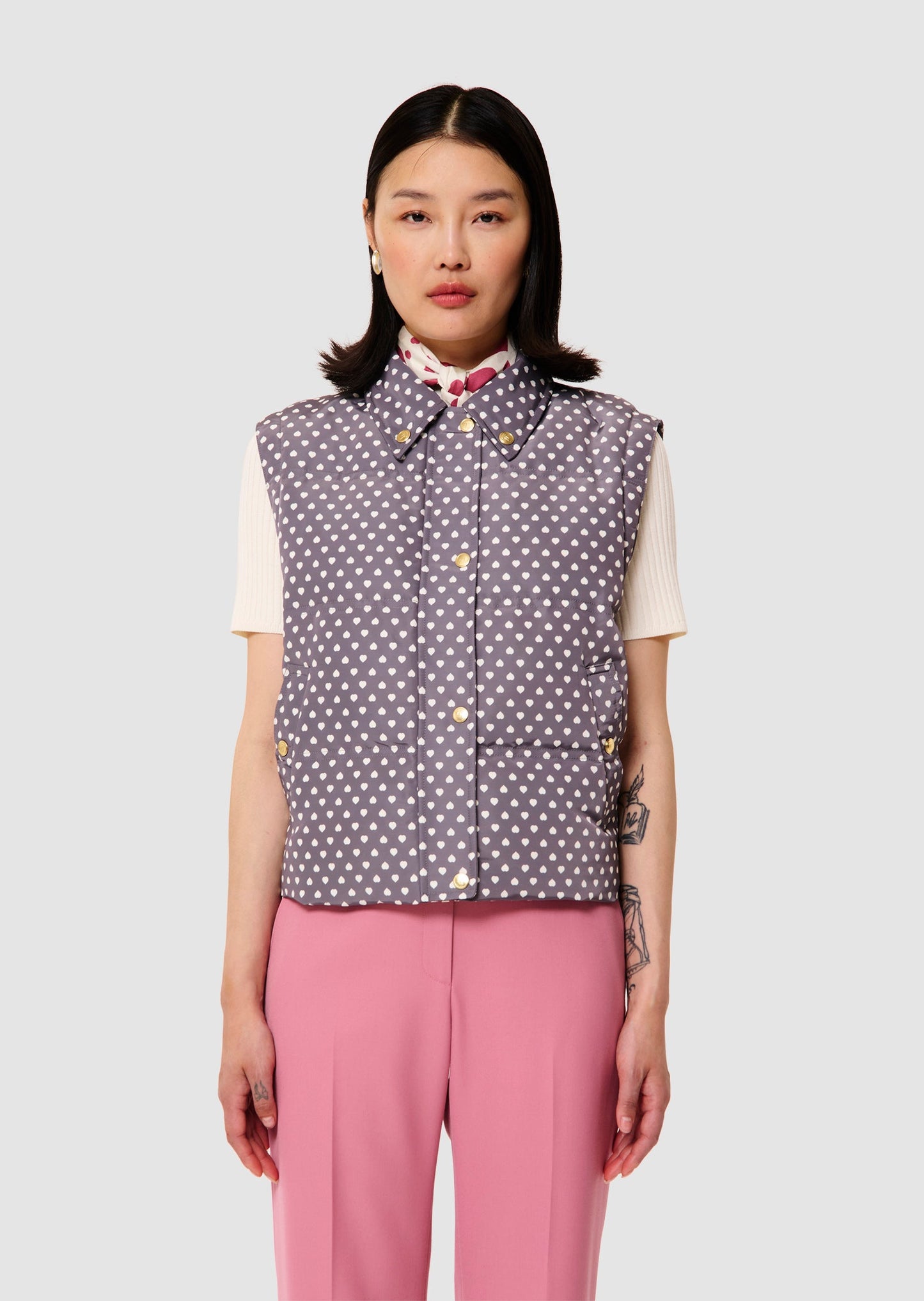 Dora grey sleeveless down jacket with white hearts
