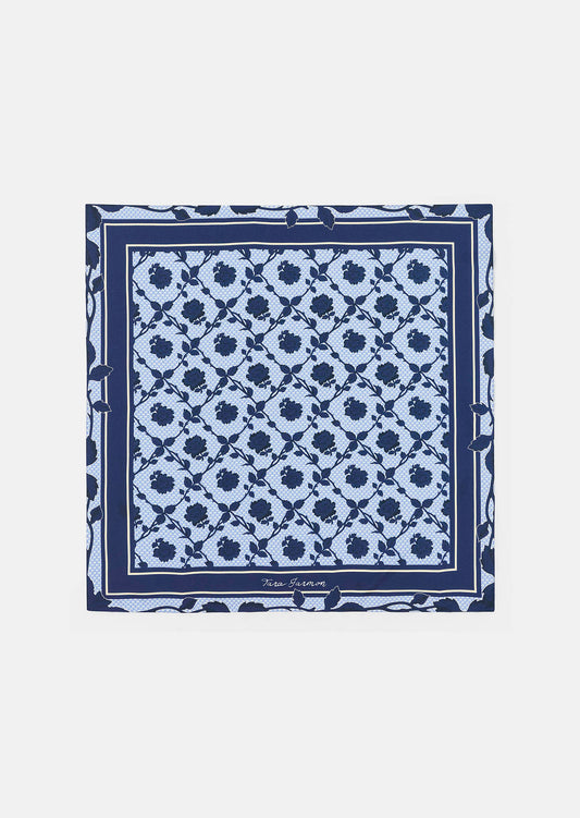 Ellyne scarf with roses print