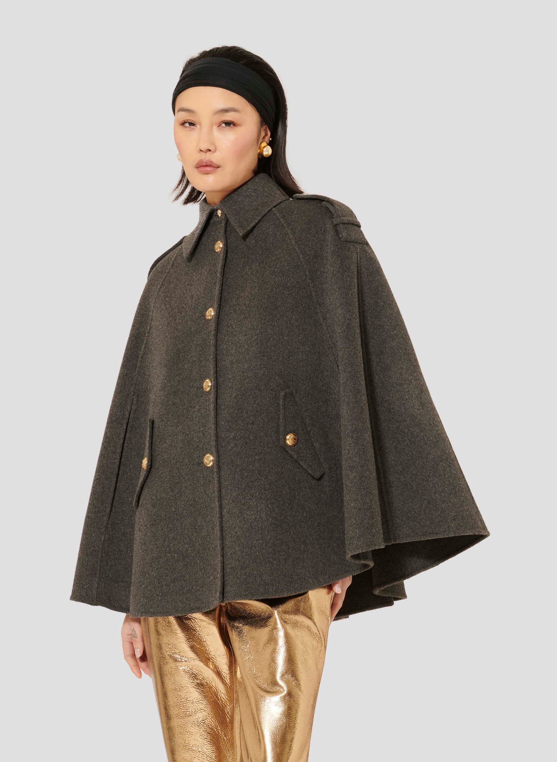 Tara Jarmon model wearing grey double-faced coat.