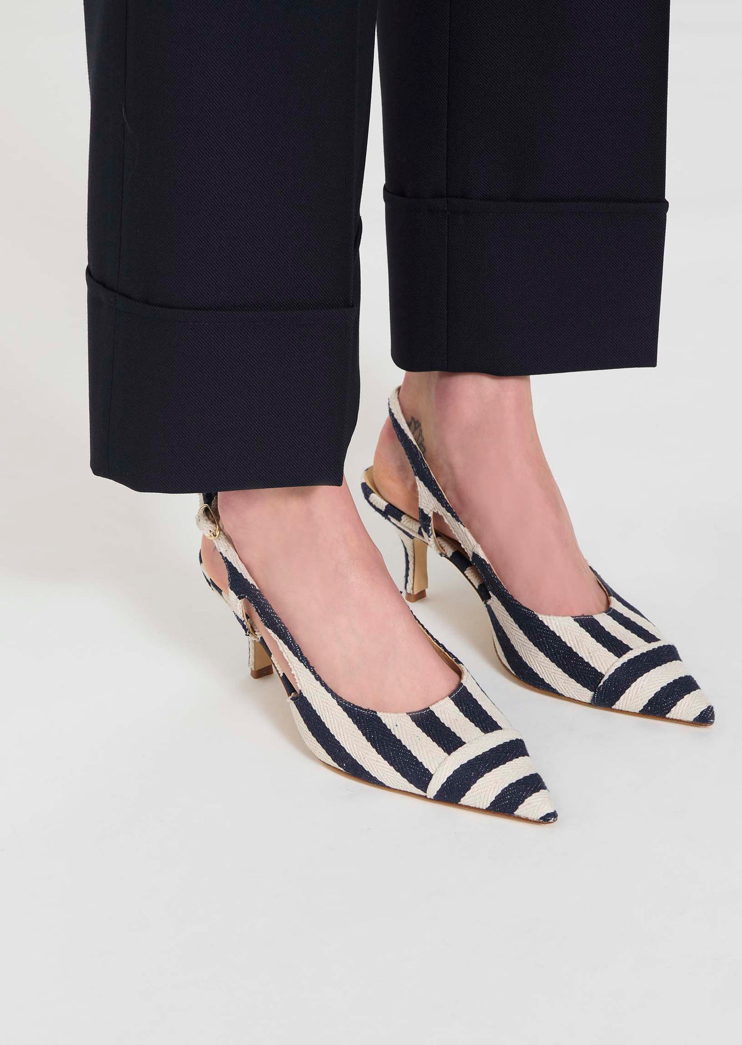 trousers in navy powder grain canvas