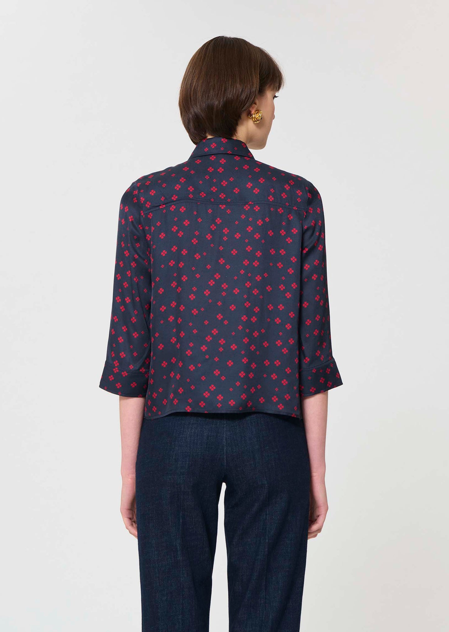 shirt in midnight blue with mini clover print
