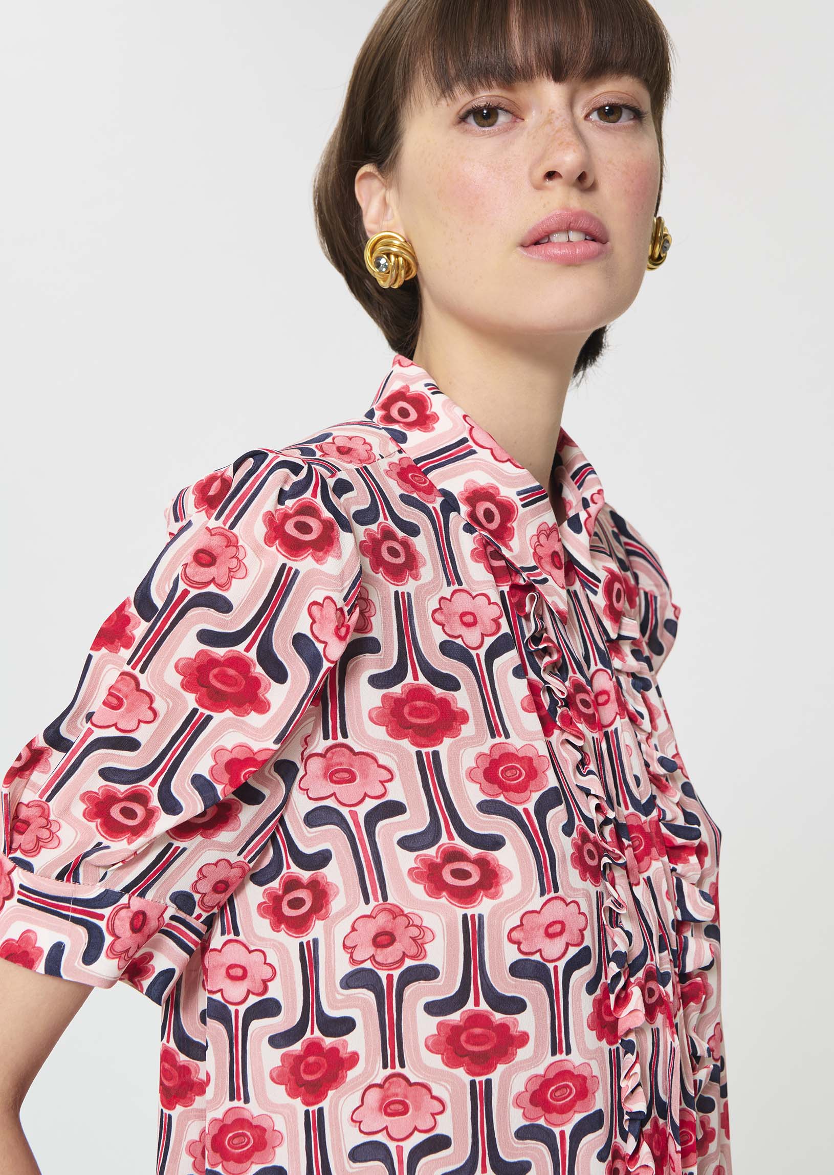 top in pale pink retro print