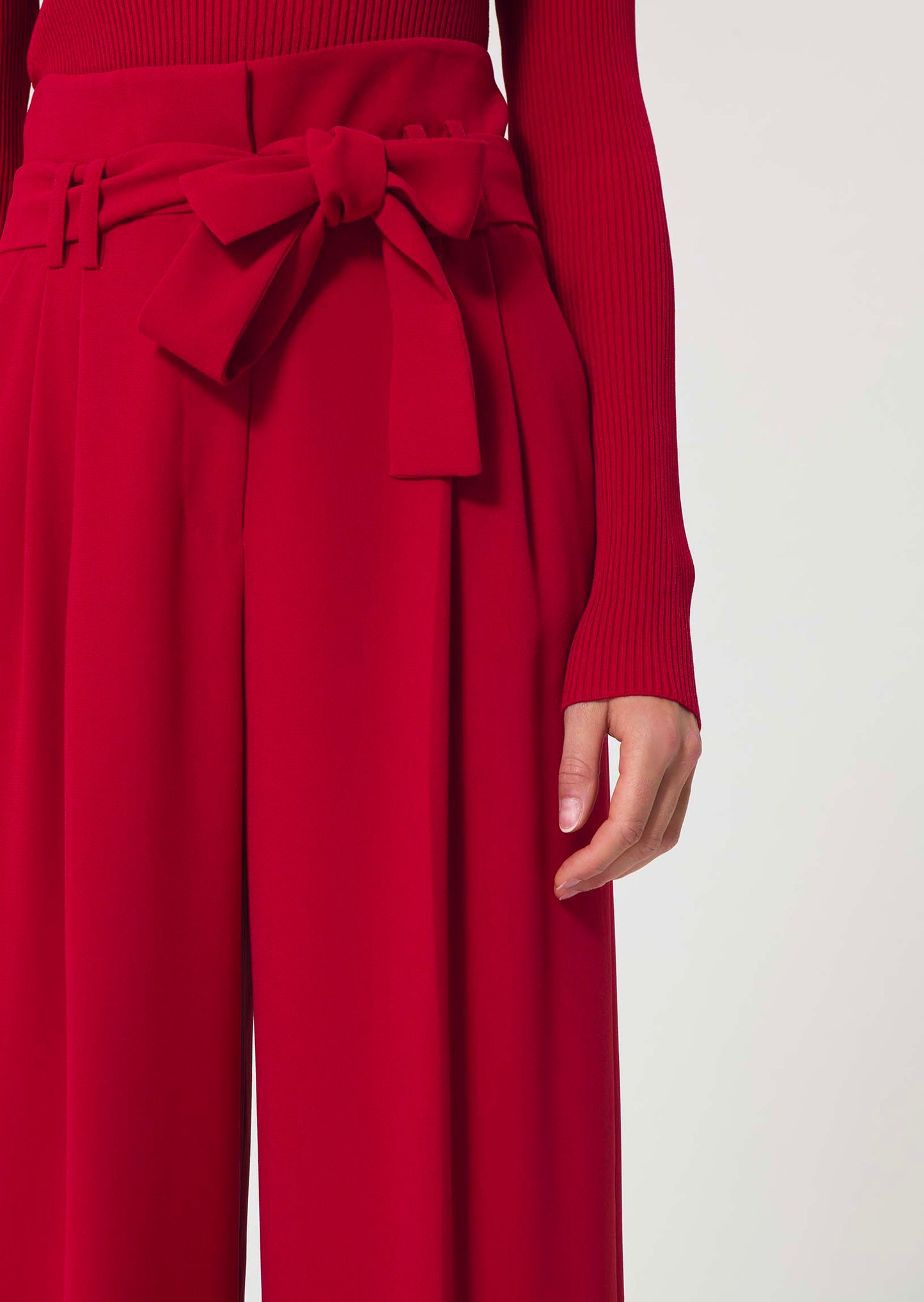 trousers in yellow in fluid crepe