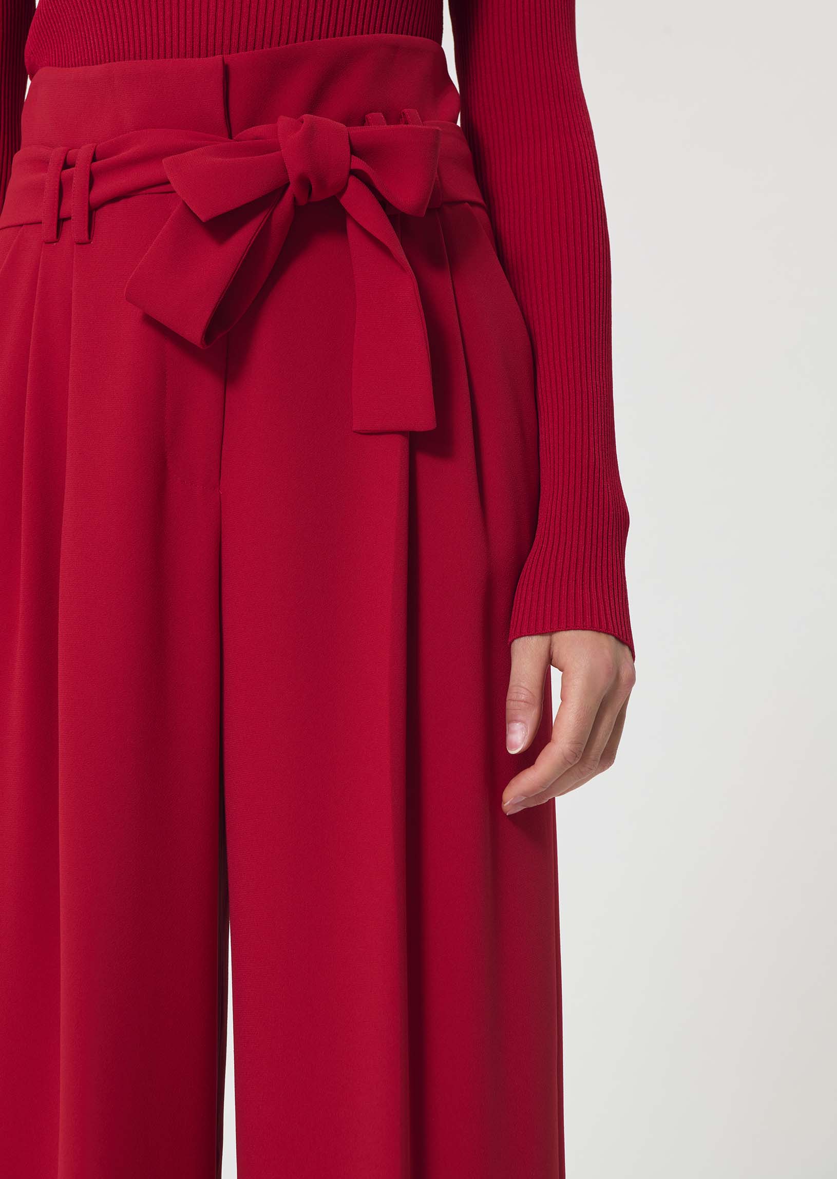 trousers in yellow in fluid crepe
