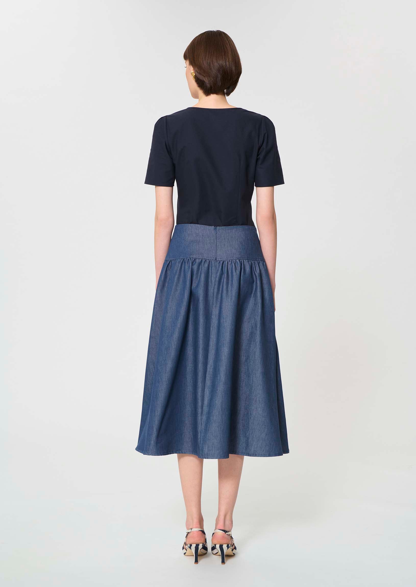 skirt in light blue denim