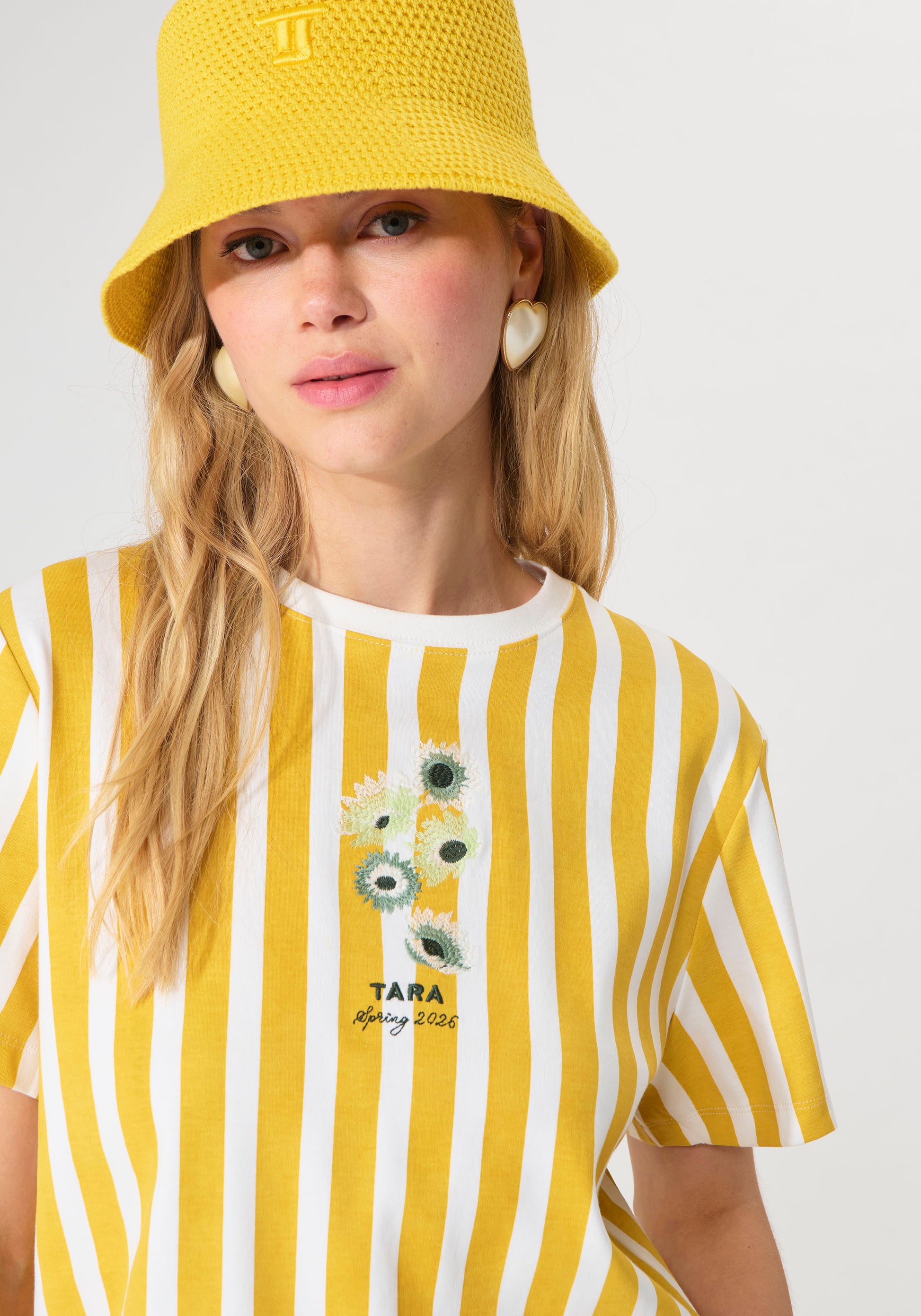 T-shirt in yellow with jersey stripes
