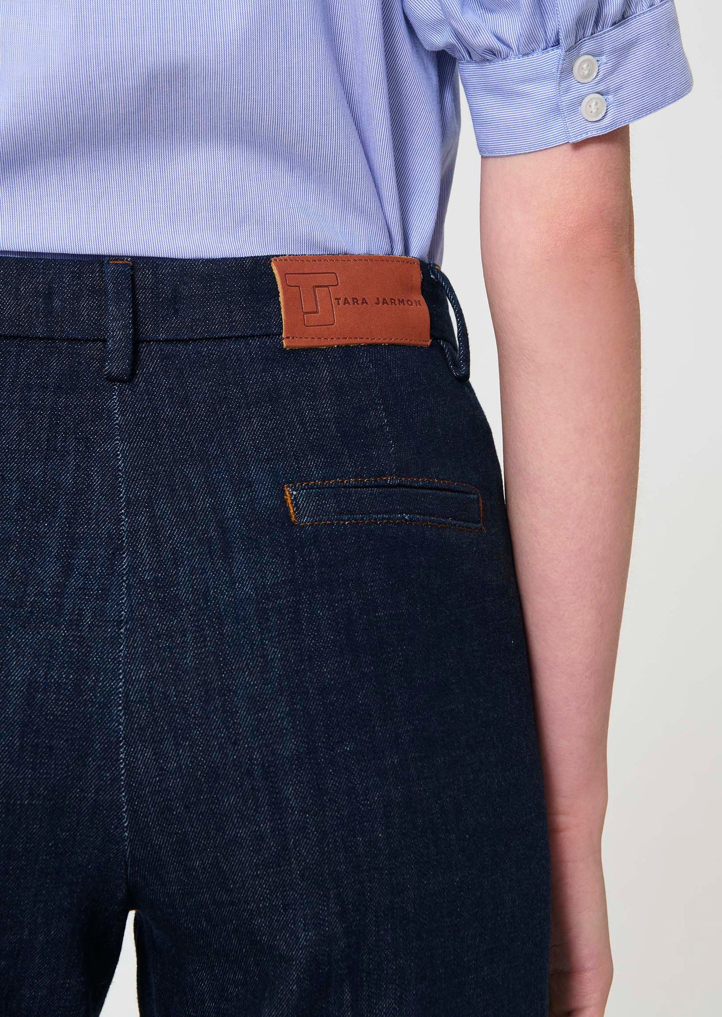 jeans in raw denim