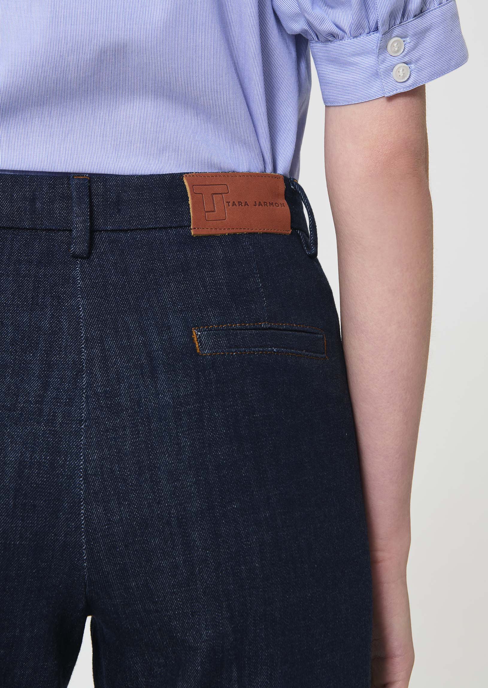 jeans in raw denim