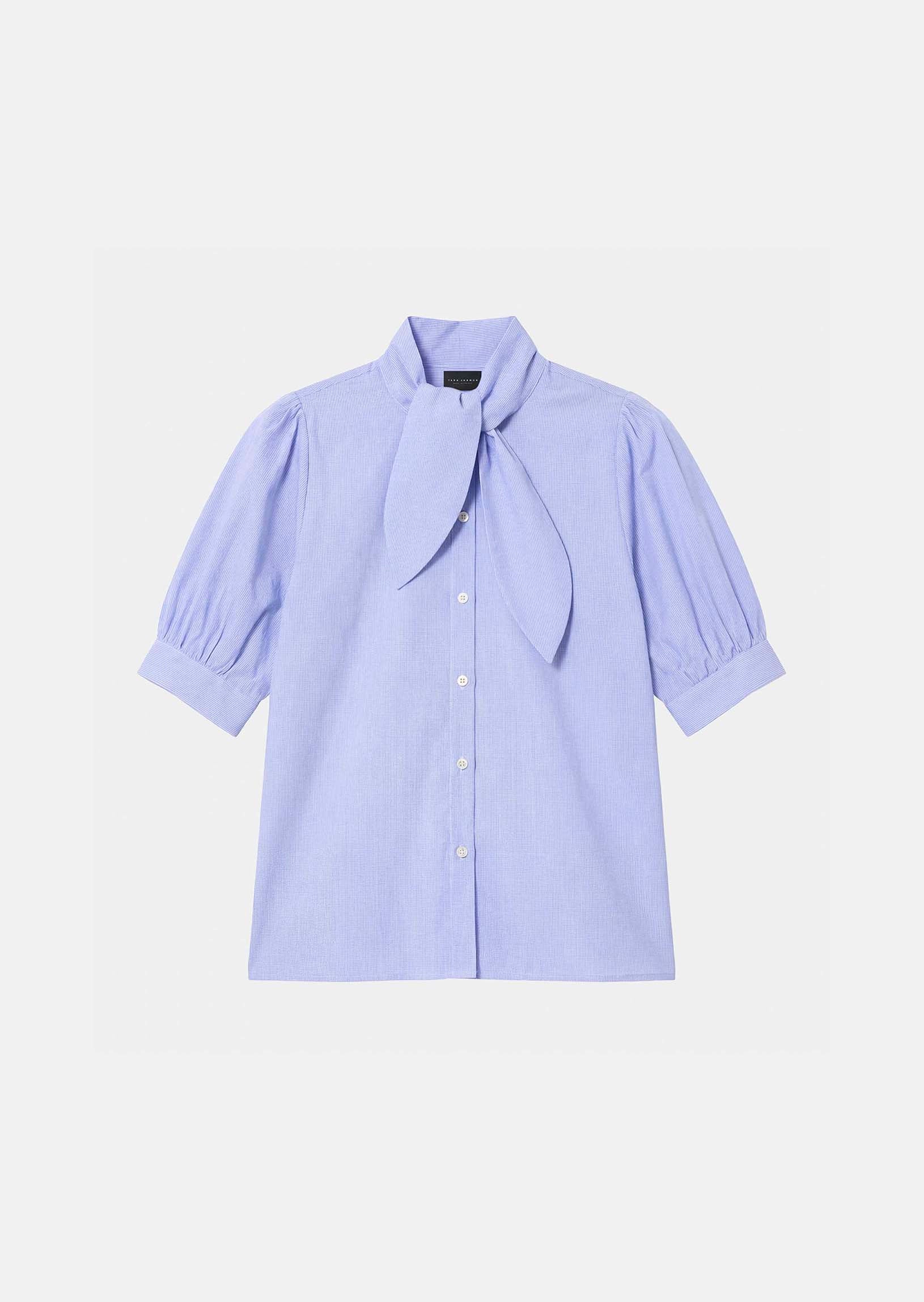 shirt in blue with thin stripes