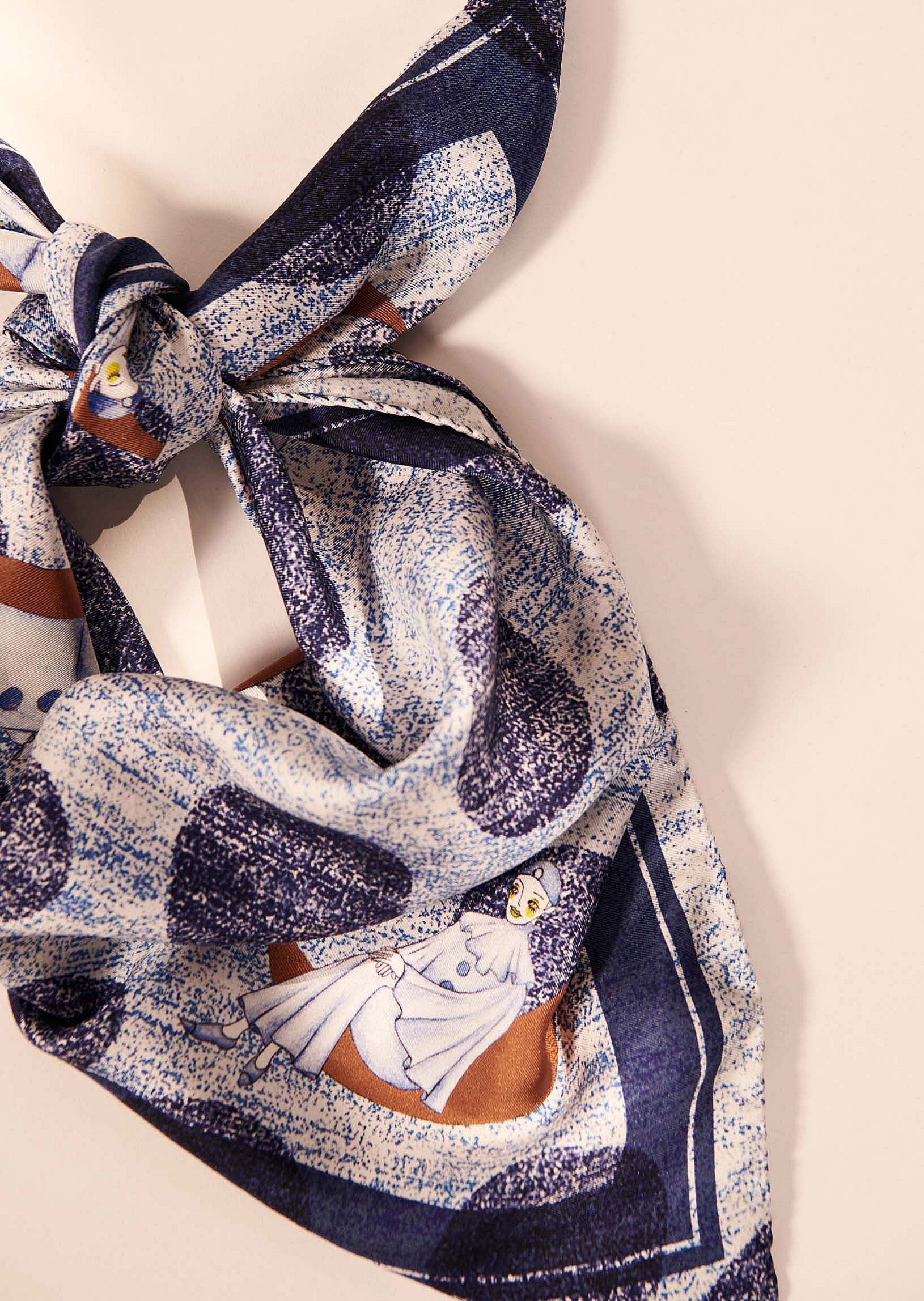 Elina Scarf